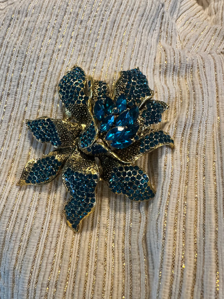 WHITE LOTUS  💙